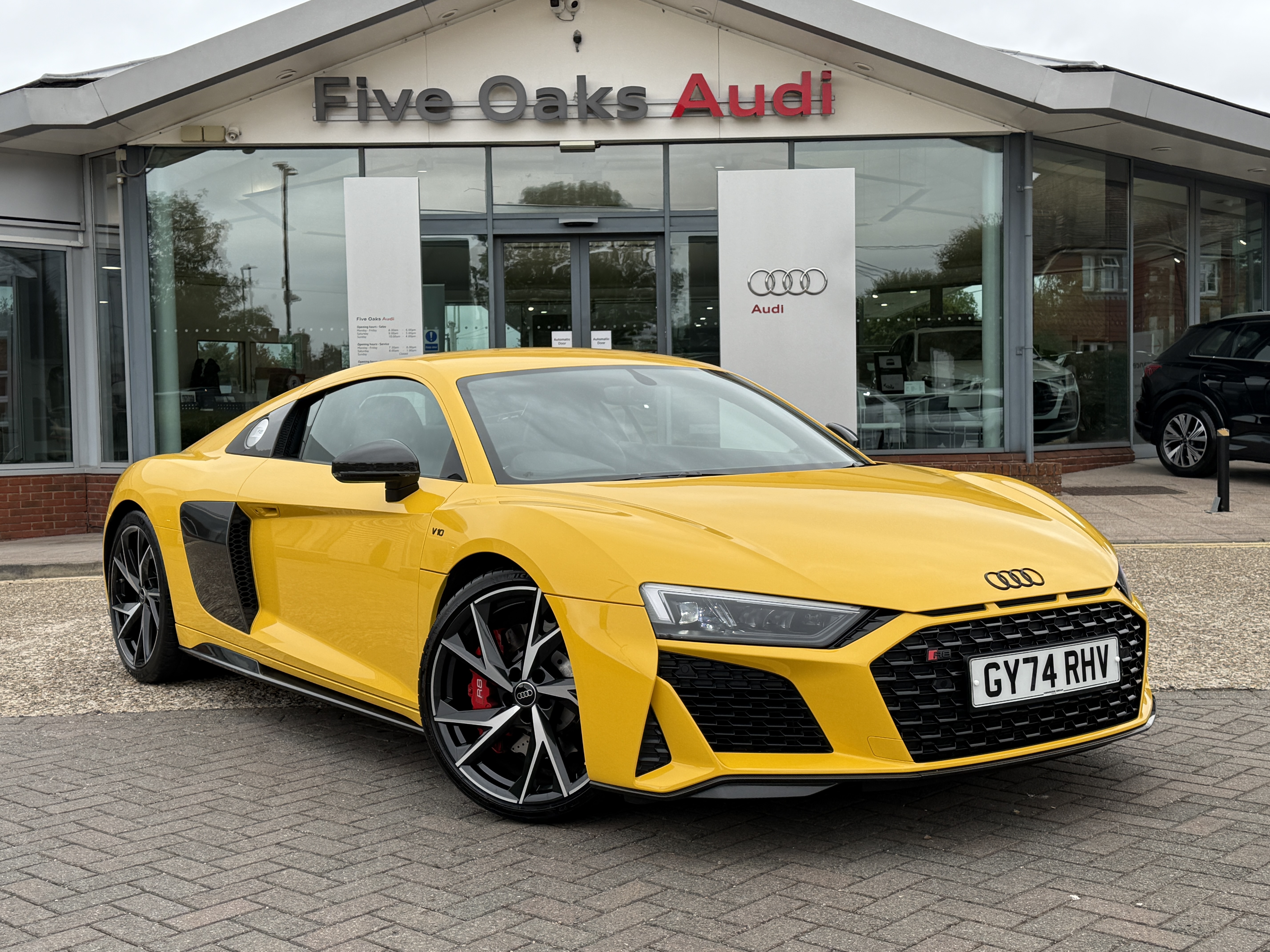 Main listing image - Audi R8
