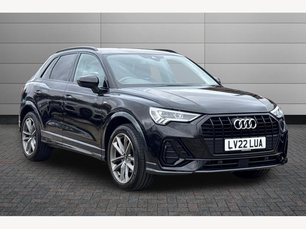 Main listing image - Audi Q3