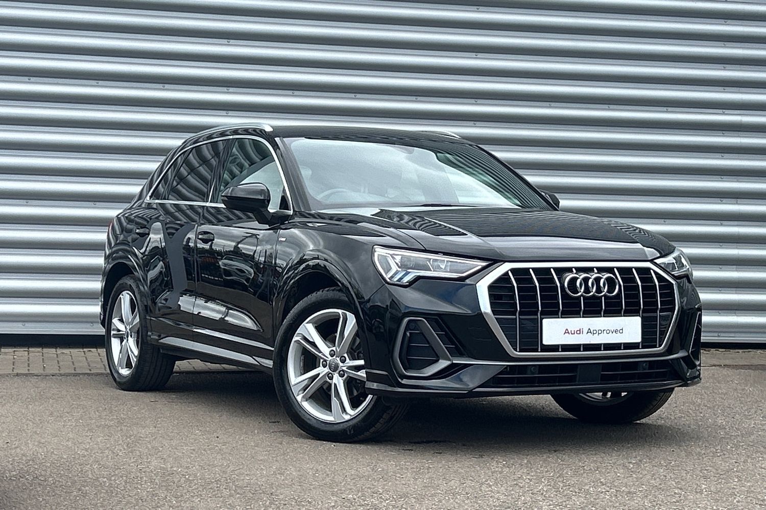 Main listing image - Audi Q3