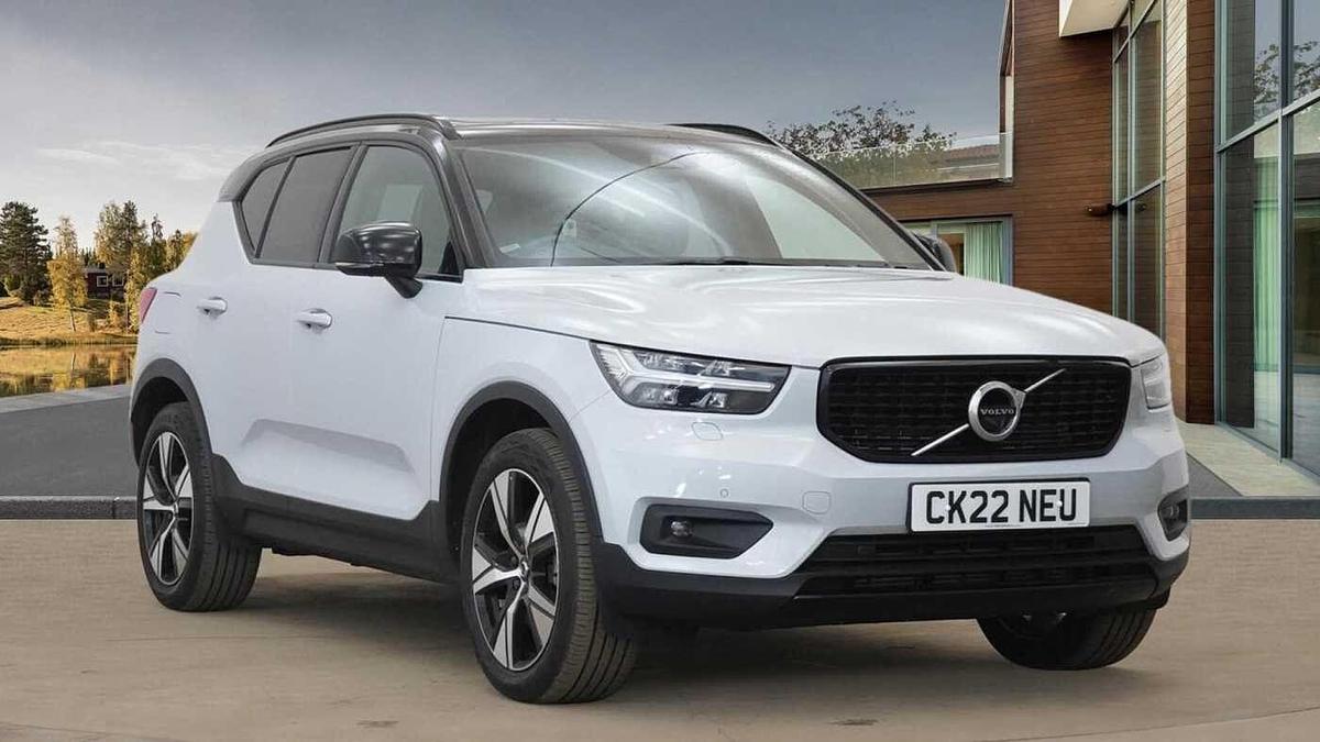 Main listing image - Volvo XC40 Recharge