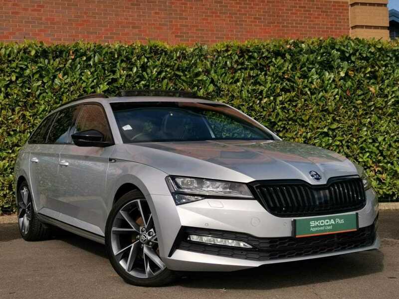 Main listing image - Skoda Superb Estate