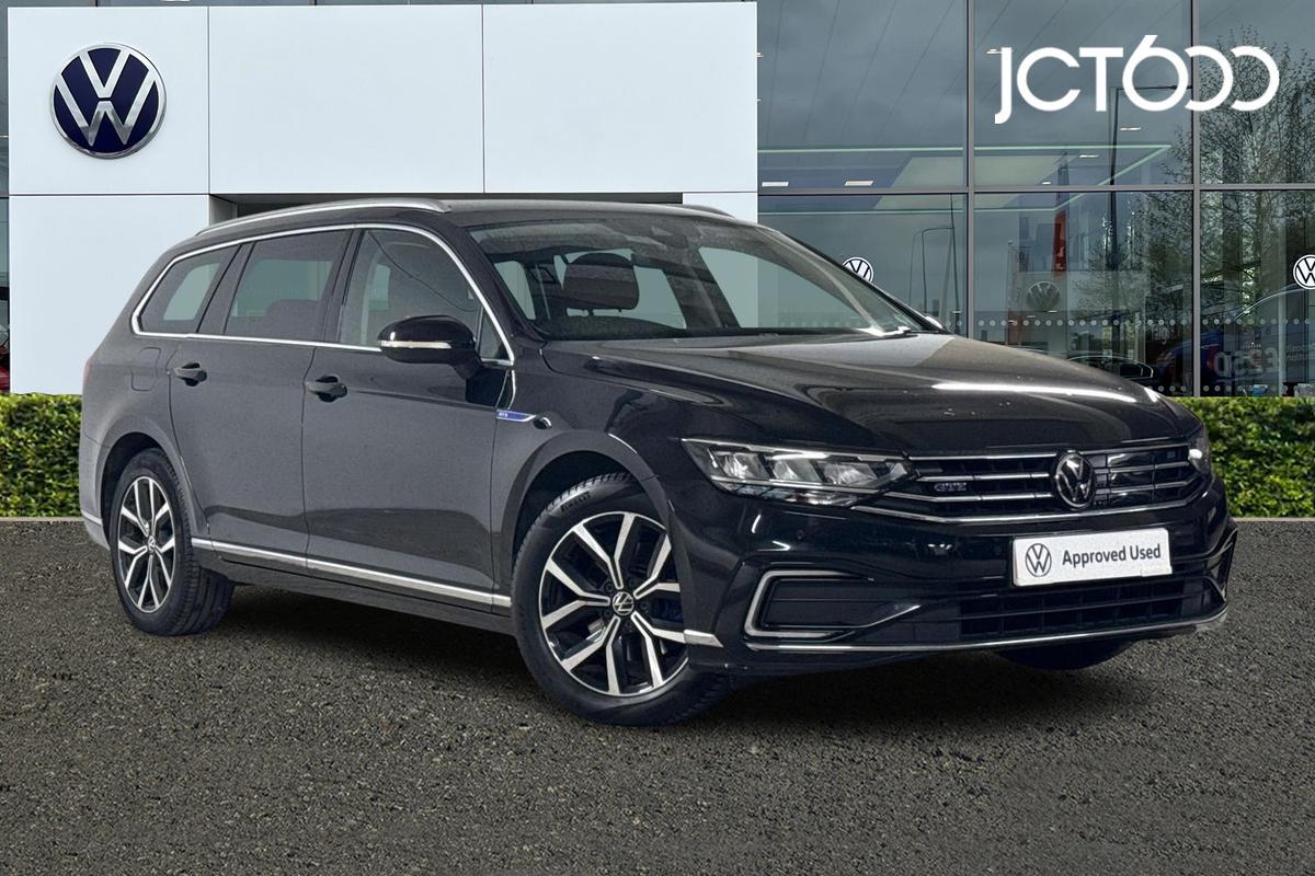 Main listing image - Volkswagen Passat