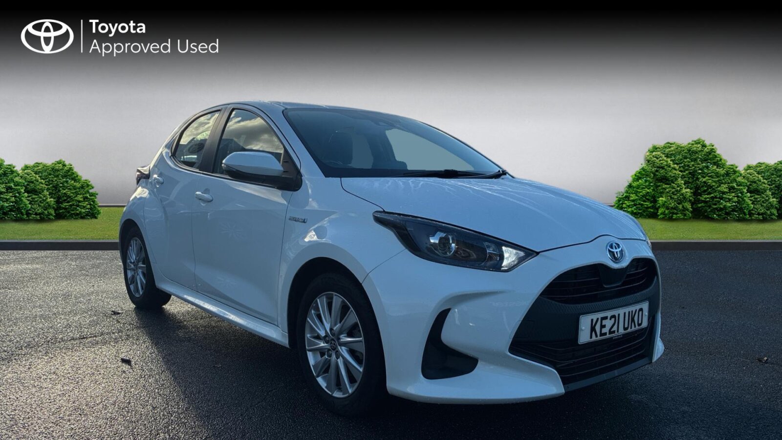 Main listing image - Toyota Yaris