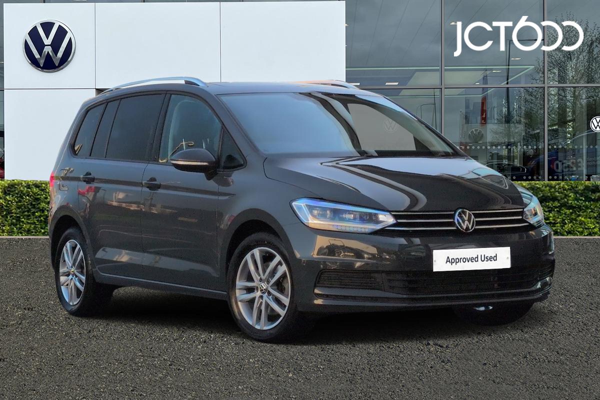 Main listing image - Volkswagen Touran
