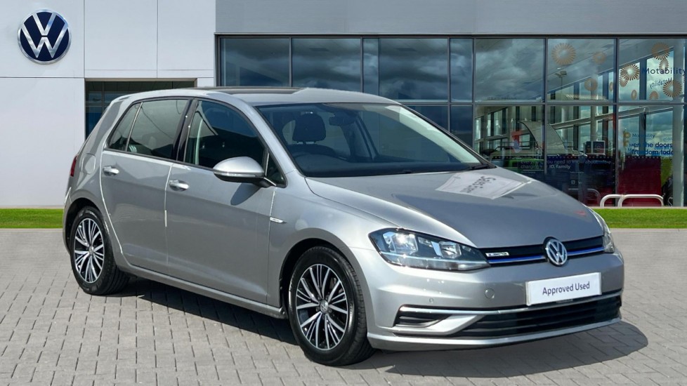 Main listing image - Volkswagen Golf
