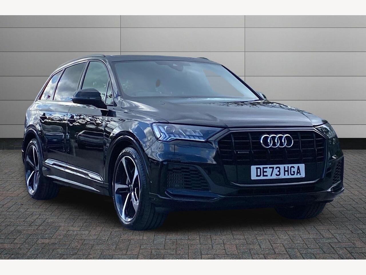 Main listing image - Audi Q7