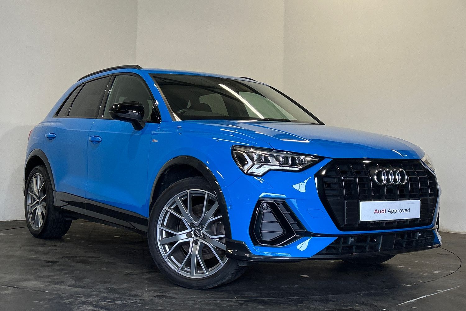Main listing image - Audi Q3