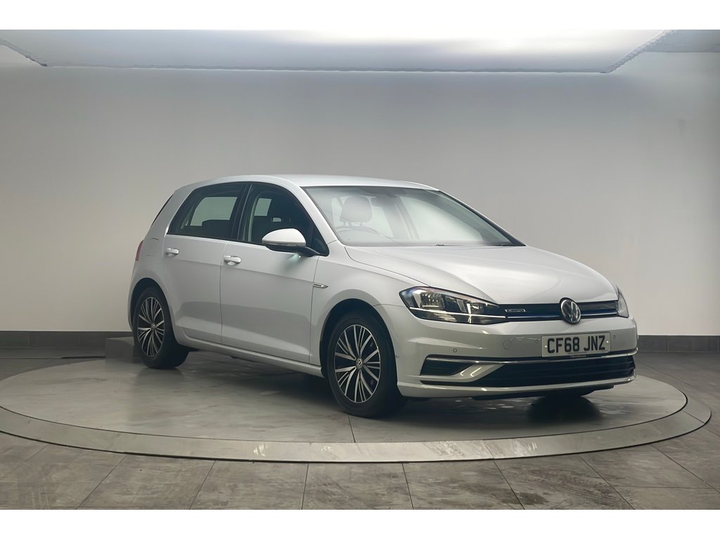 Main listing image - Volkswagen Golf