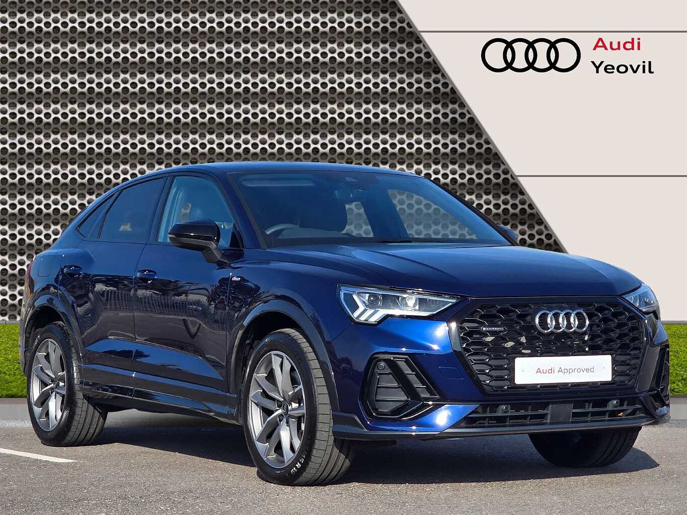 Main listing image - Audi Q3