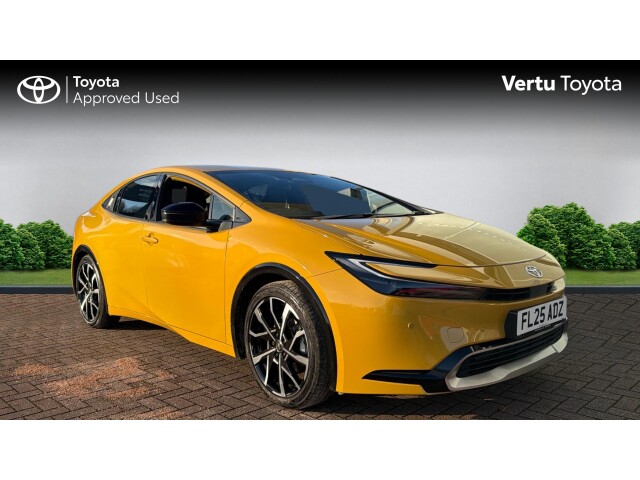 Main listing image - Toyota Prius Plug-In