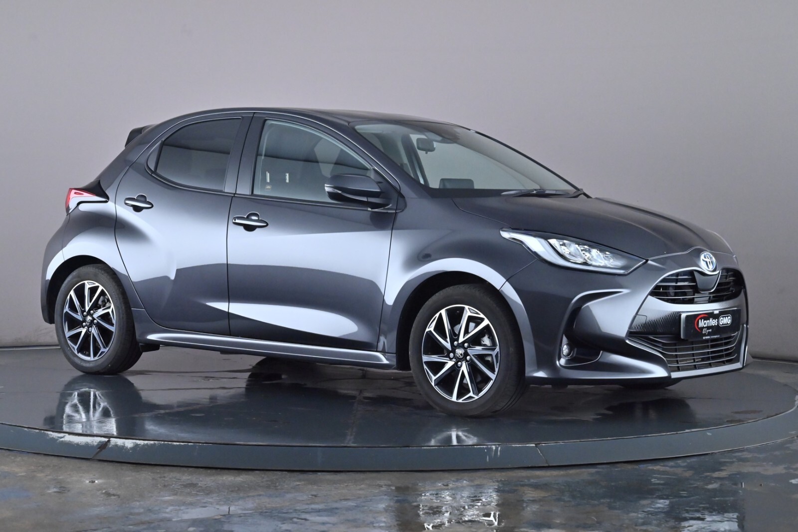 Main listing image - Toyota Yaris