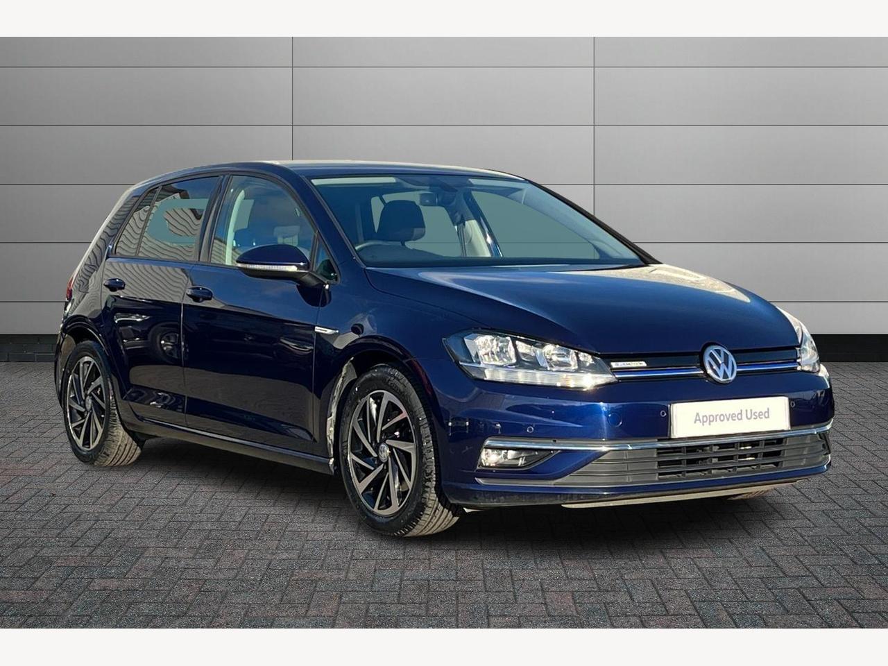 Main listing image - Volkswagen Golf