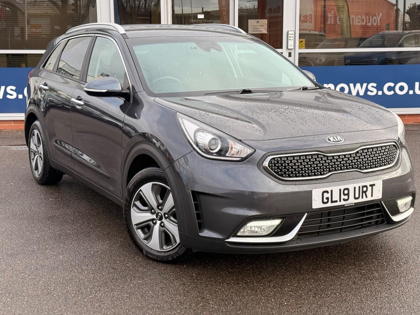Main listing image - Kia Niro