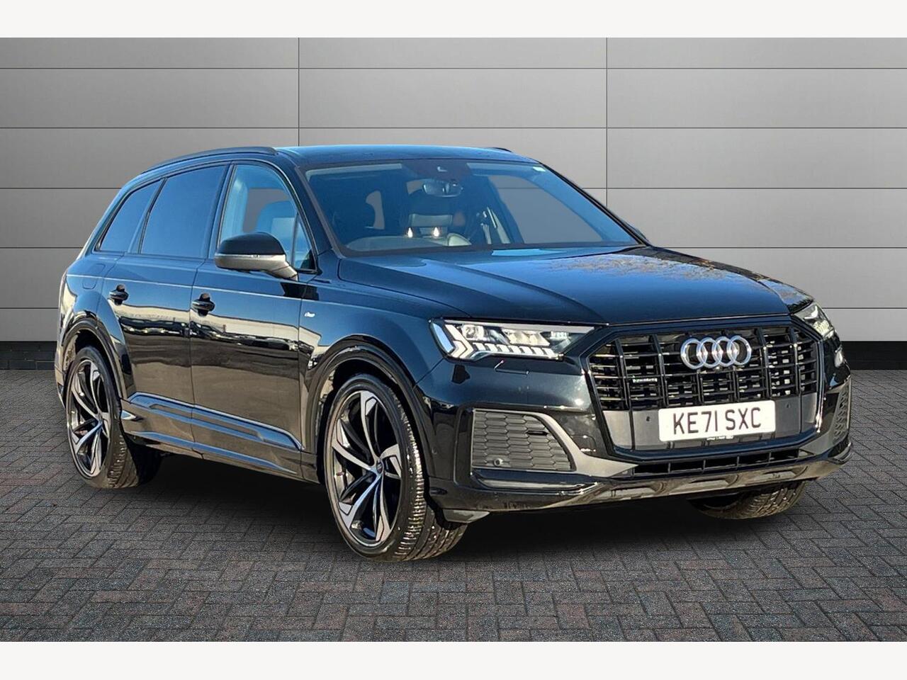 Main listing image - Audi Q7