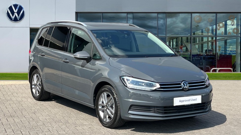 Main listing image - Volkswagen Touran
