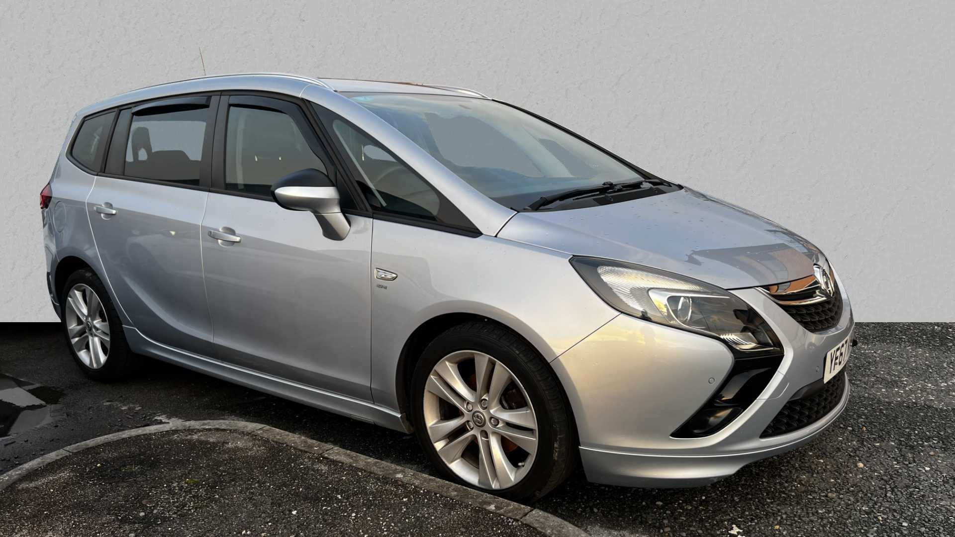 Main listing image - Vauxhall Zafira