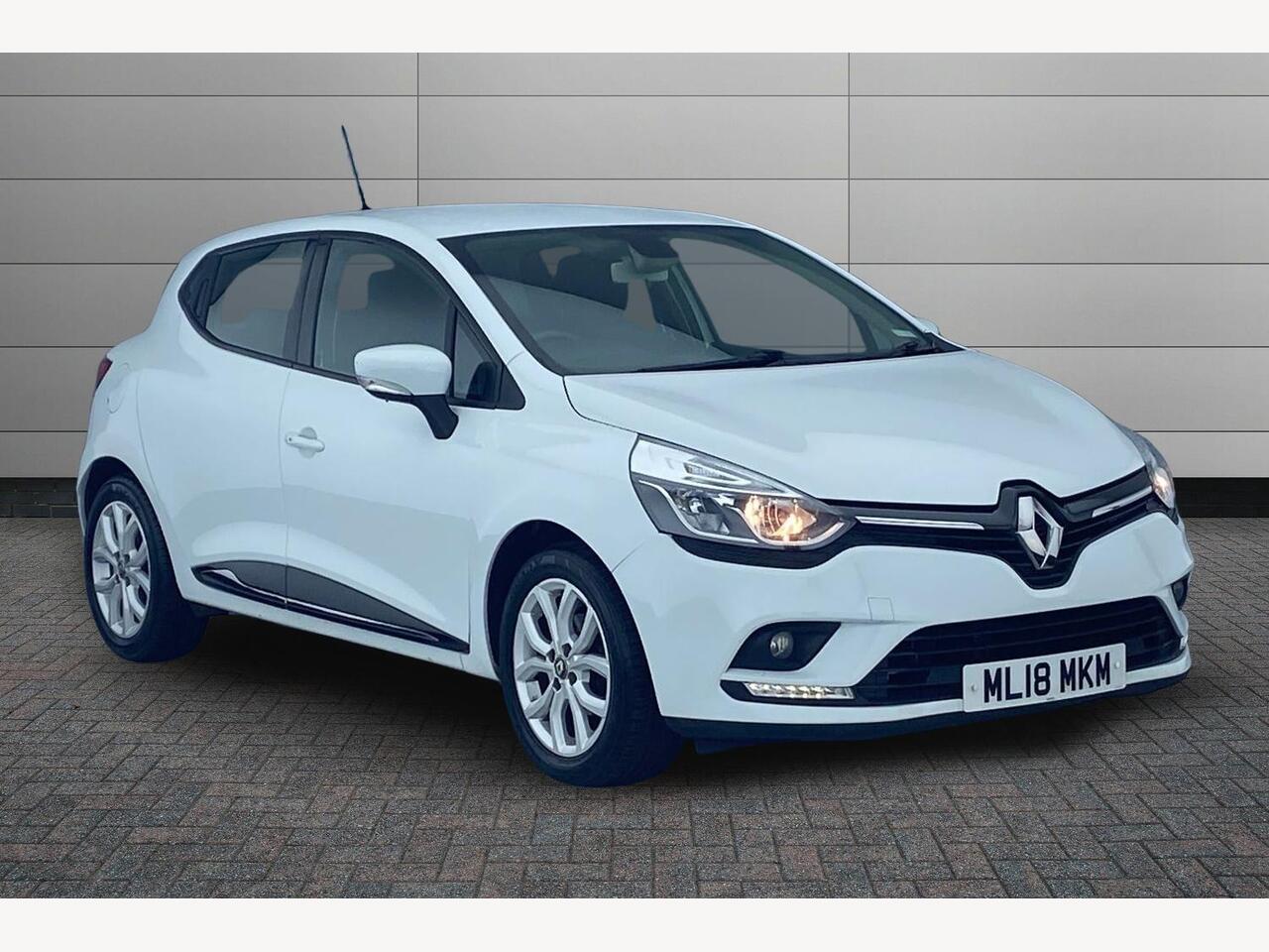 Main listing image - Renault Clio