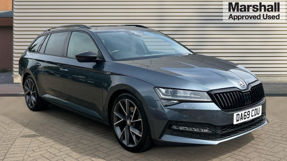 Main listing image - Skoda Superb Estate