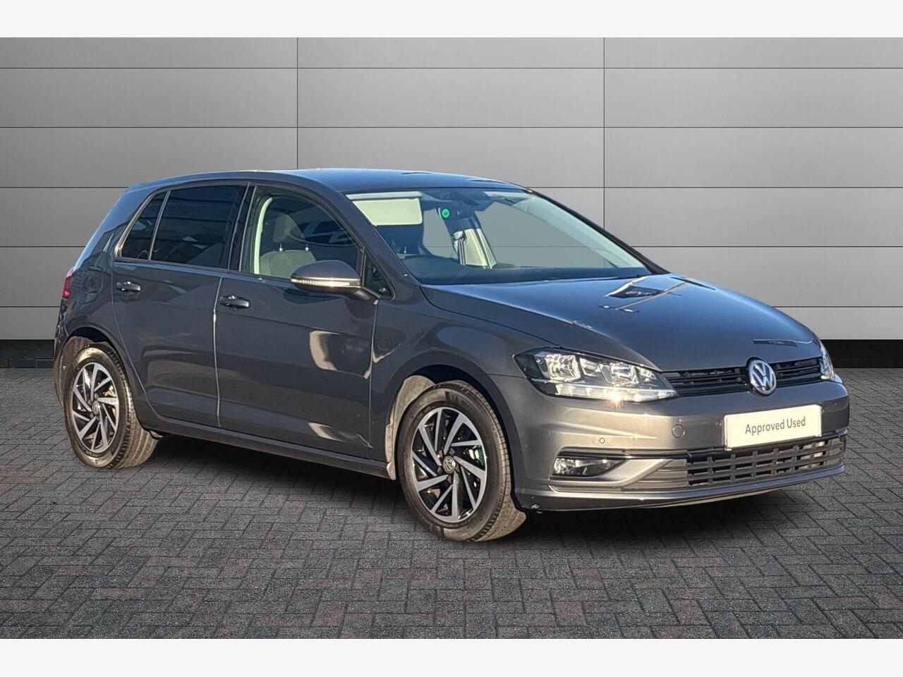 Main listing image - Volkswagen Golf