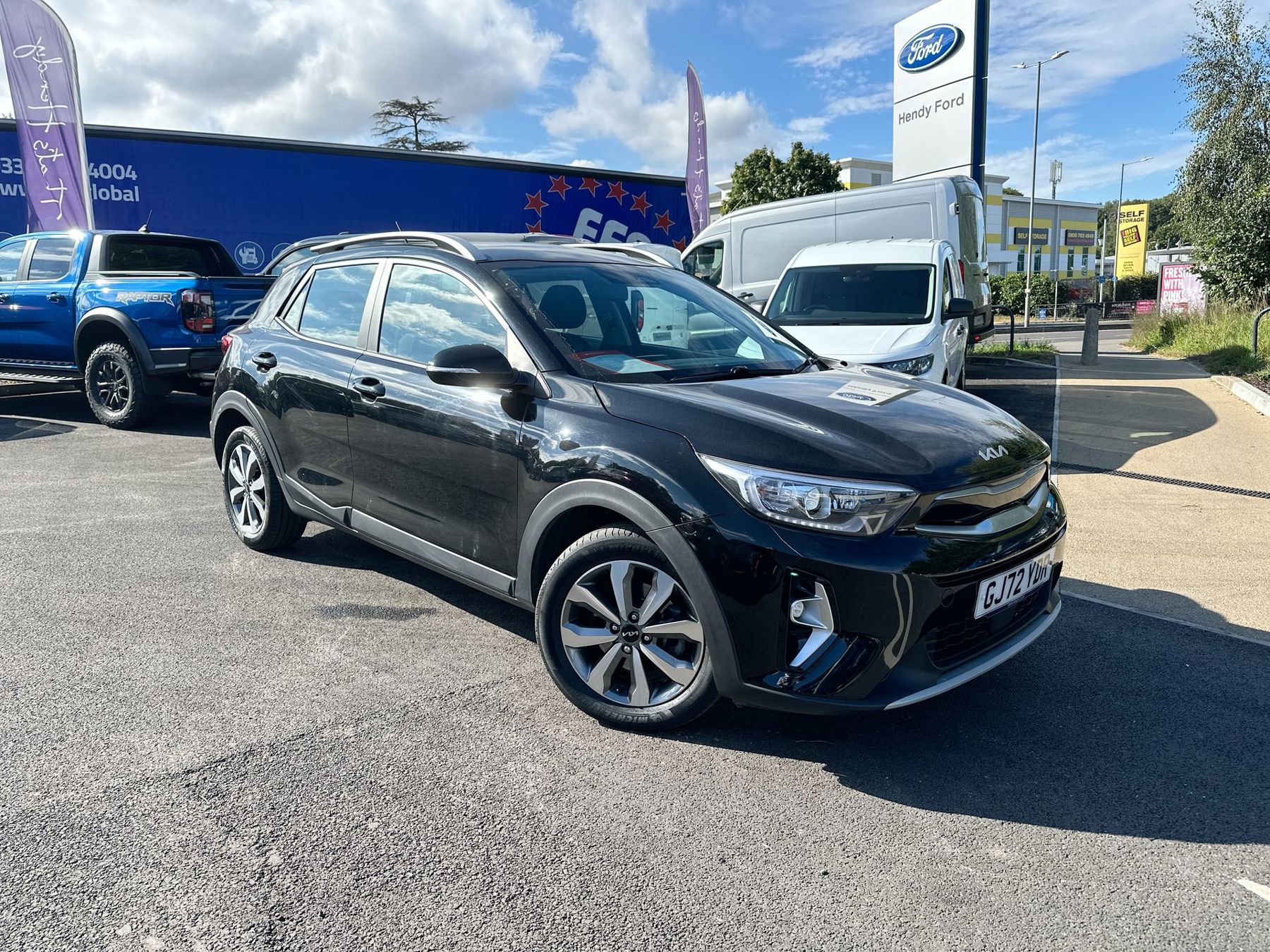 Main listing image - Kia Stonic