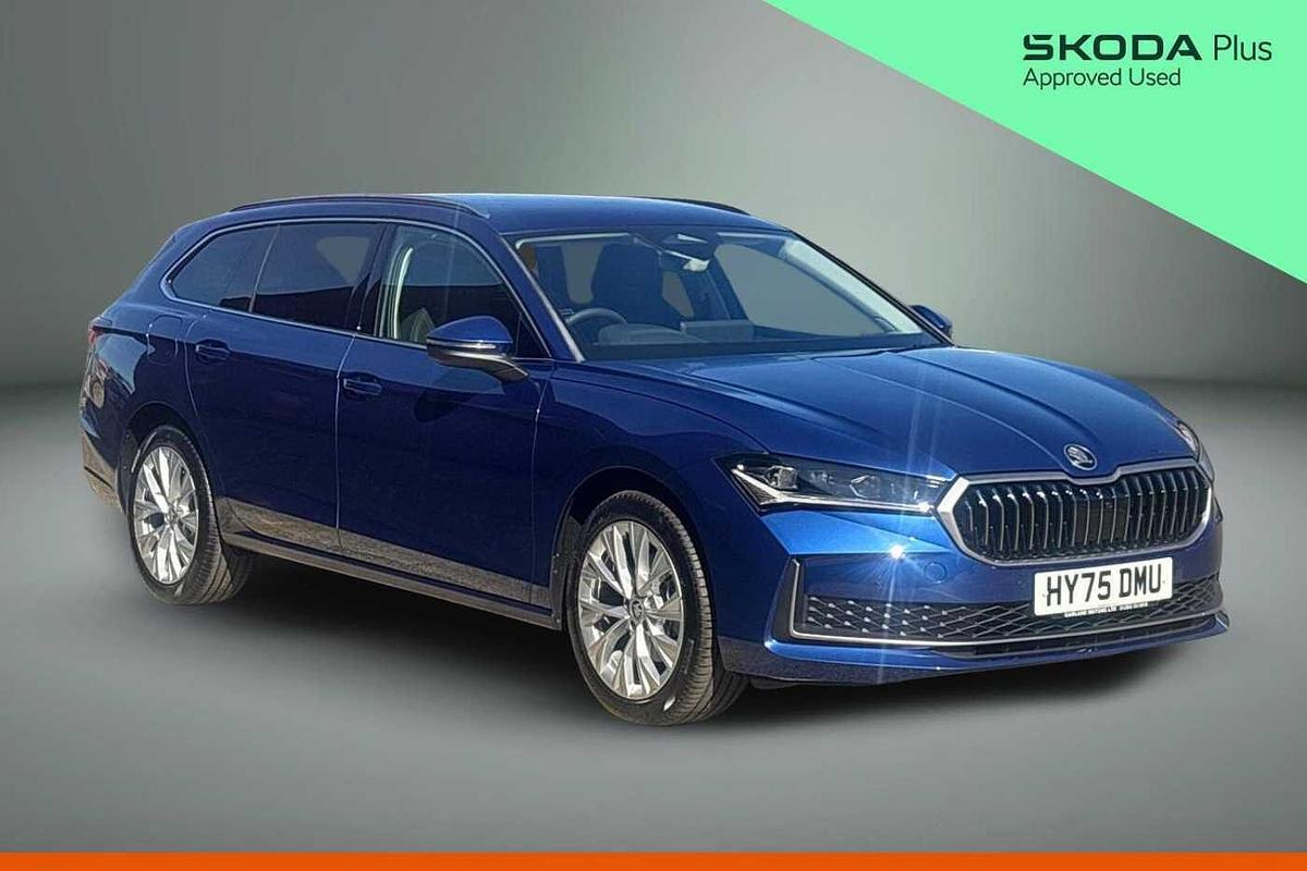 Main listing image - Skoda Superb Estate