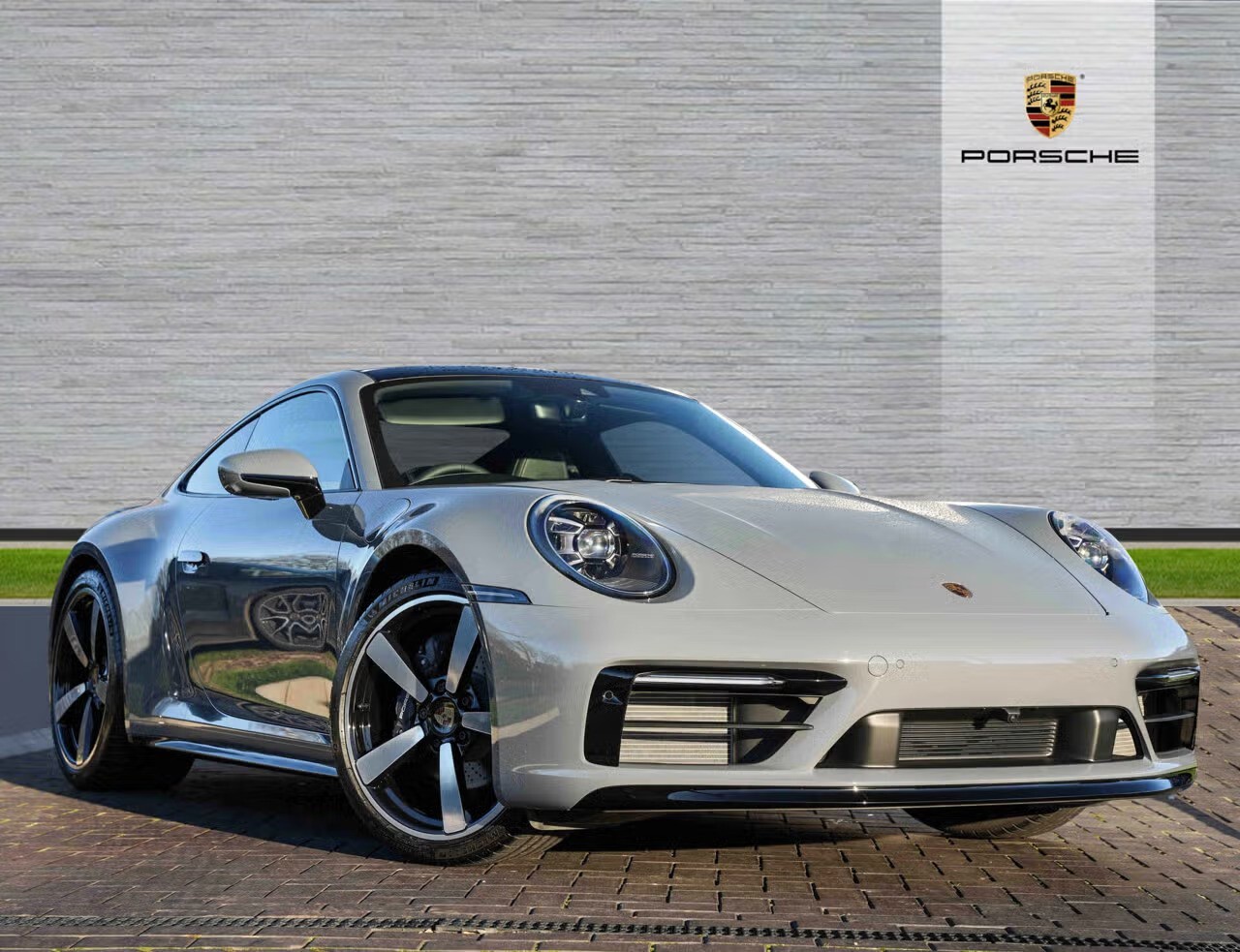 Main listing image - Porsche 911