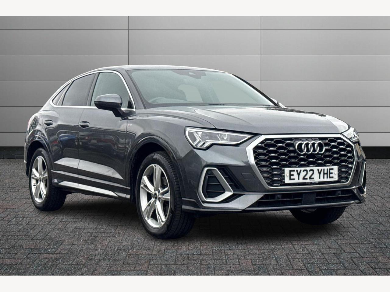 Main listing image - Audi Q3