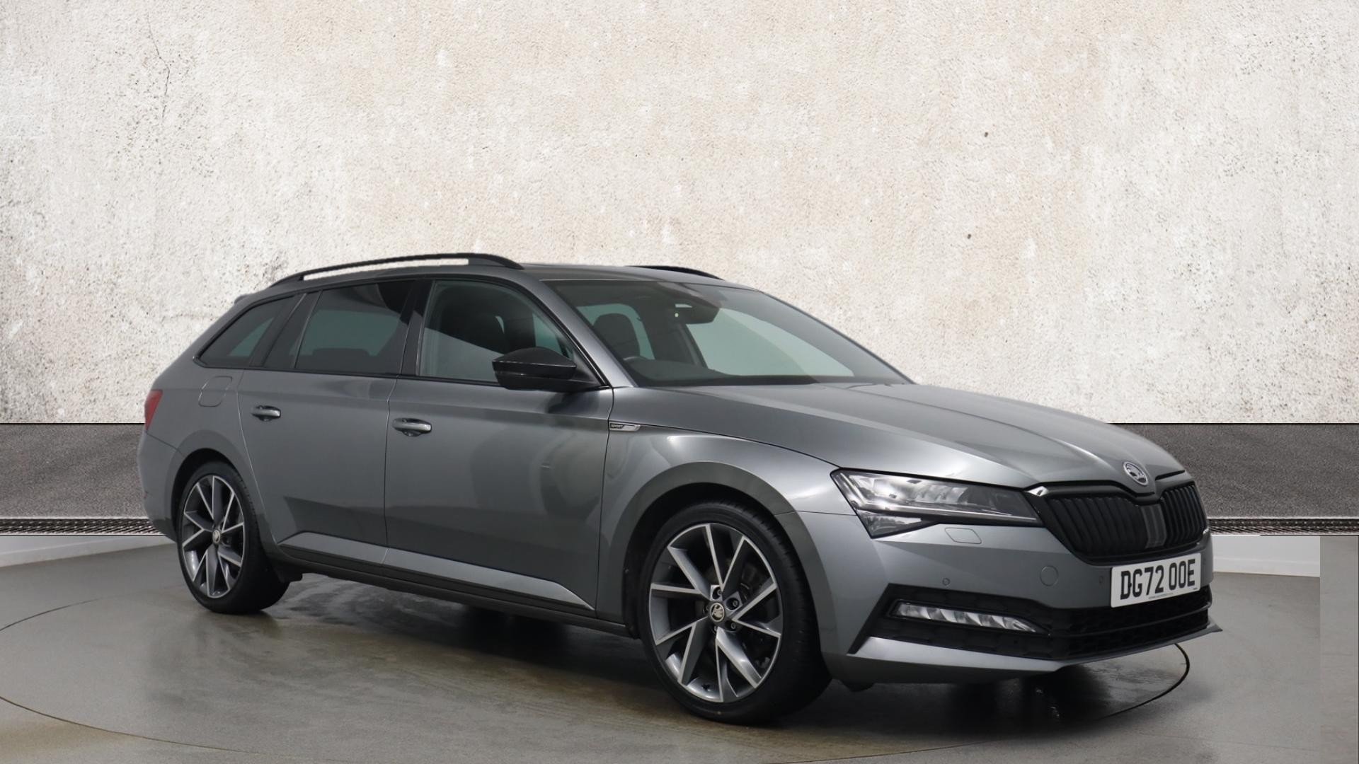 Main listing image - Skoda Superb Estate