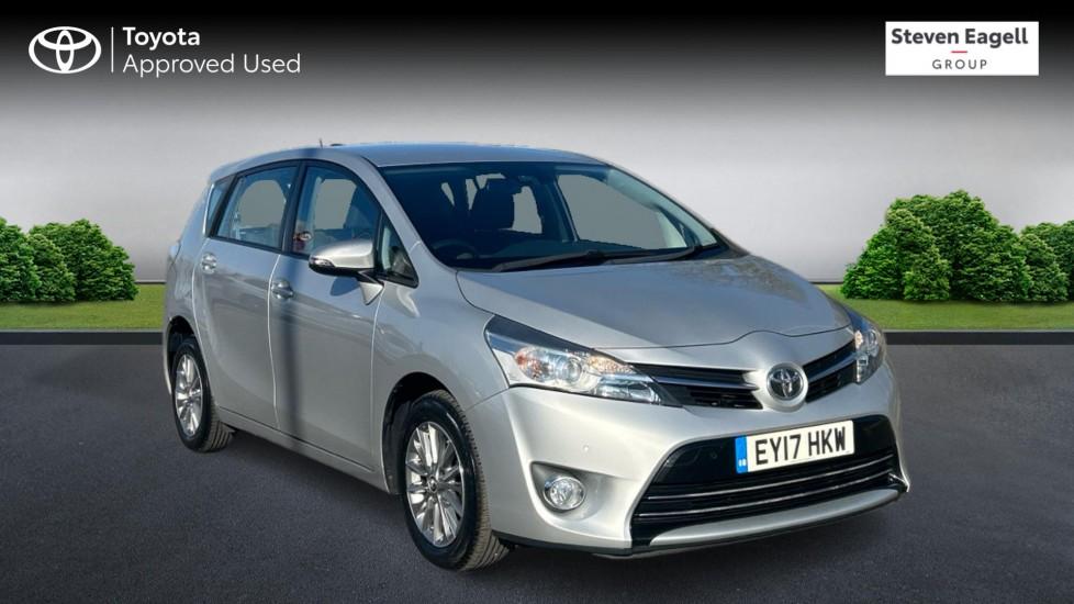 Main listing image - Toyota Verso