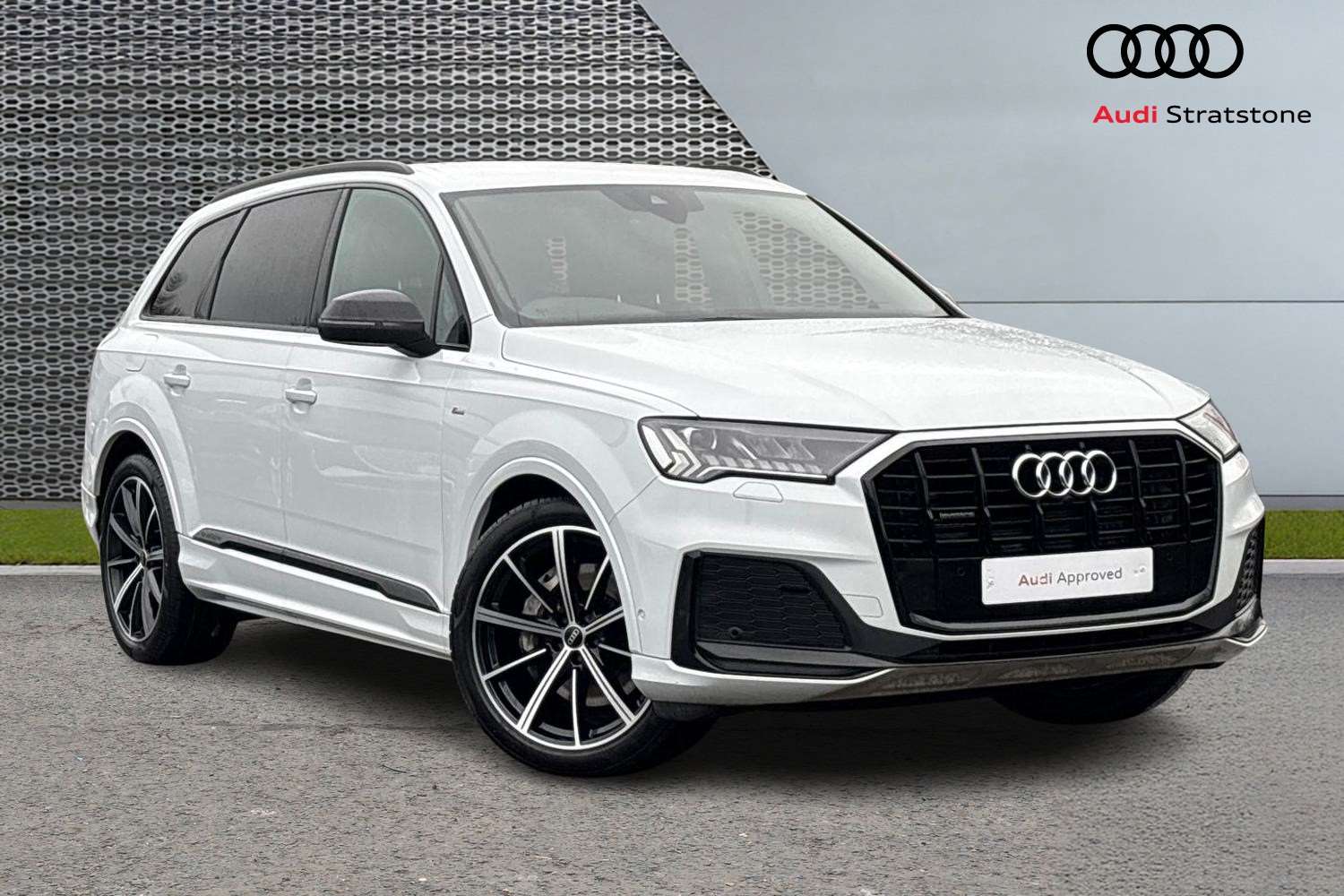 Main listing image - Audi Q7