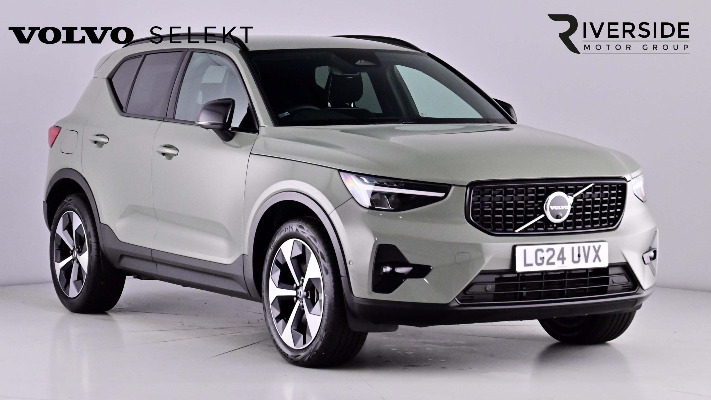 Main listing image - Volvo XC40