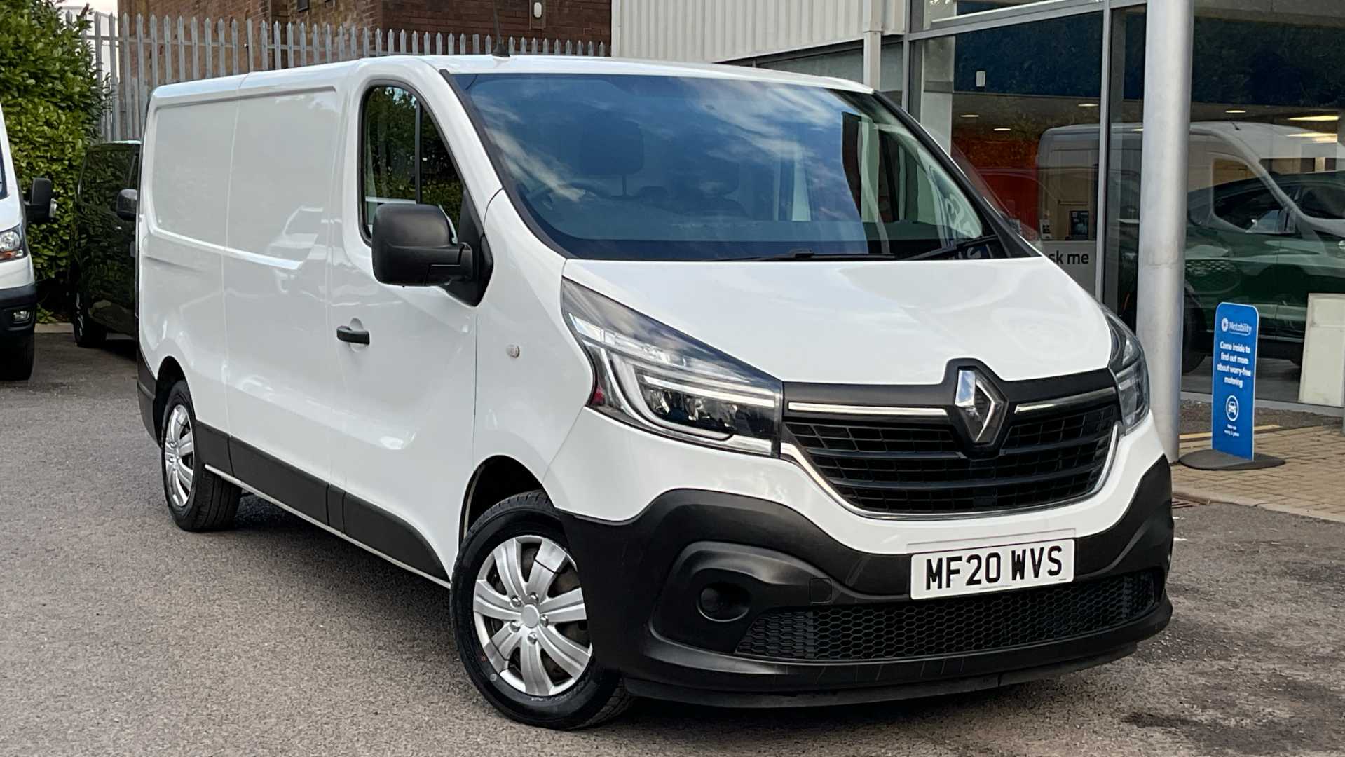 Main listing image - Renault Trafic