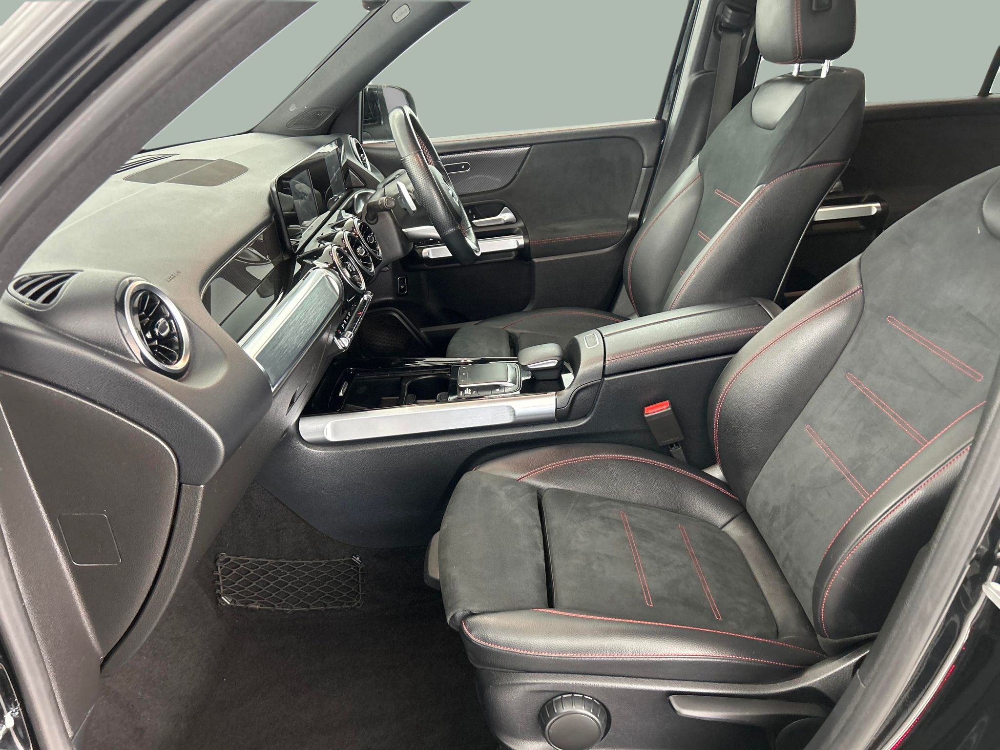 Main listing image - Mercedes-Benz GLB