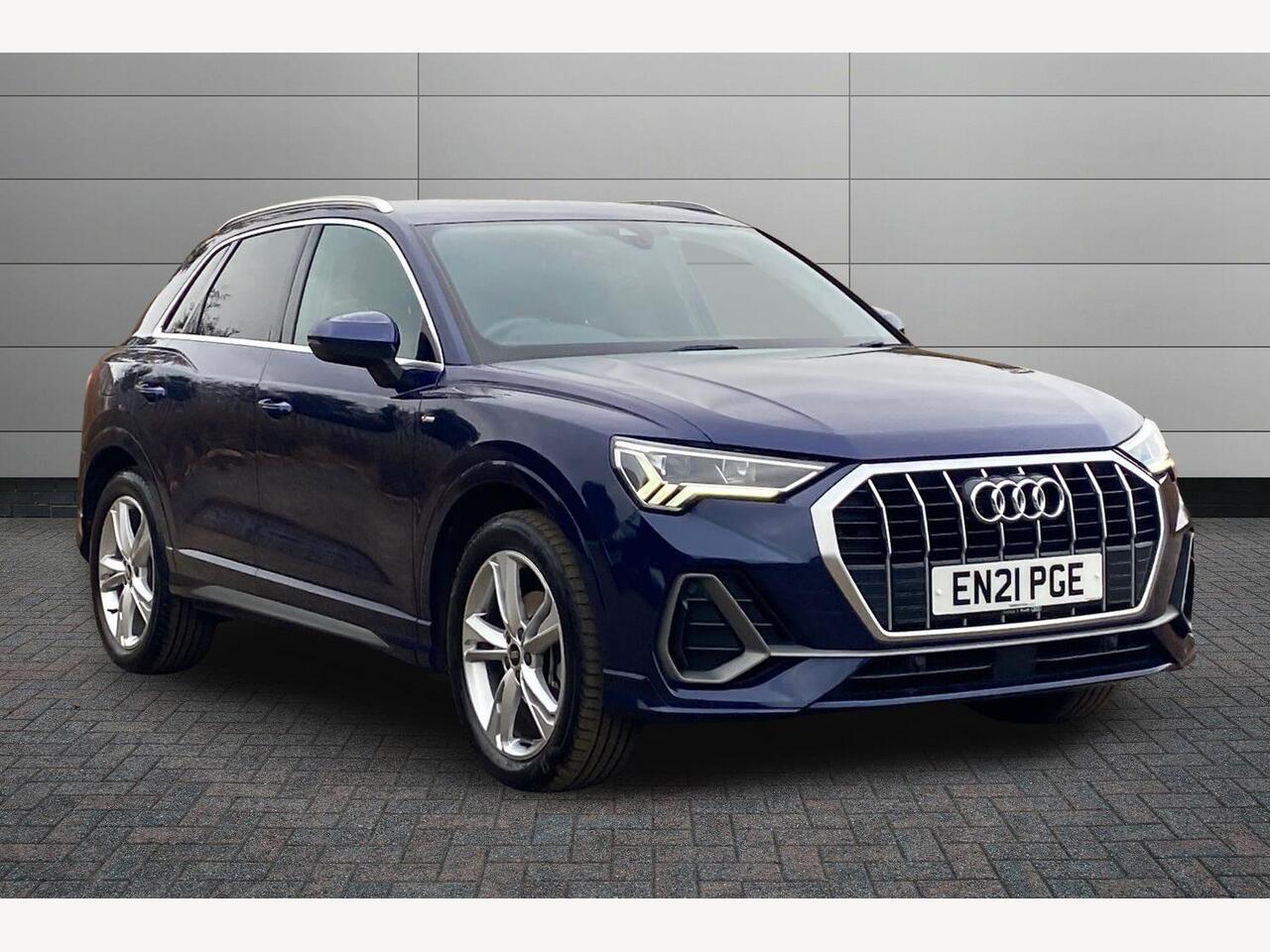 Main listing image - Audi Q3