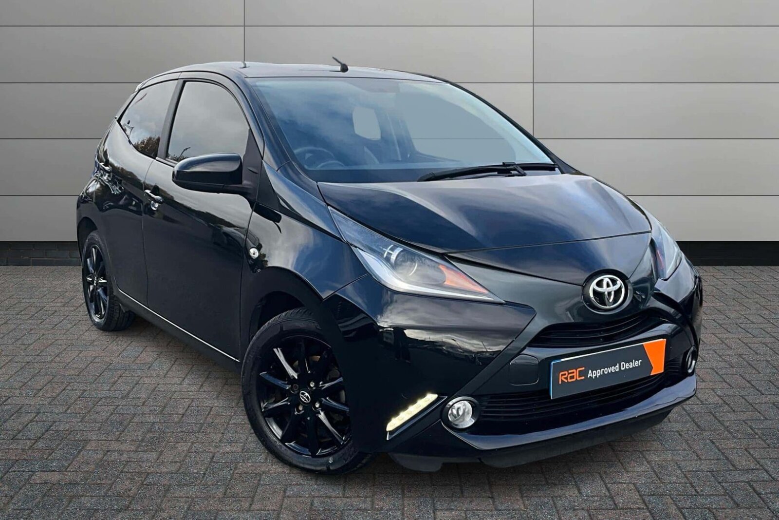 Main listing image - Toyota Aygo