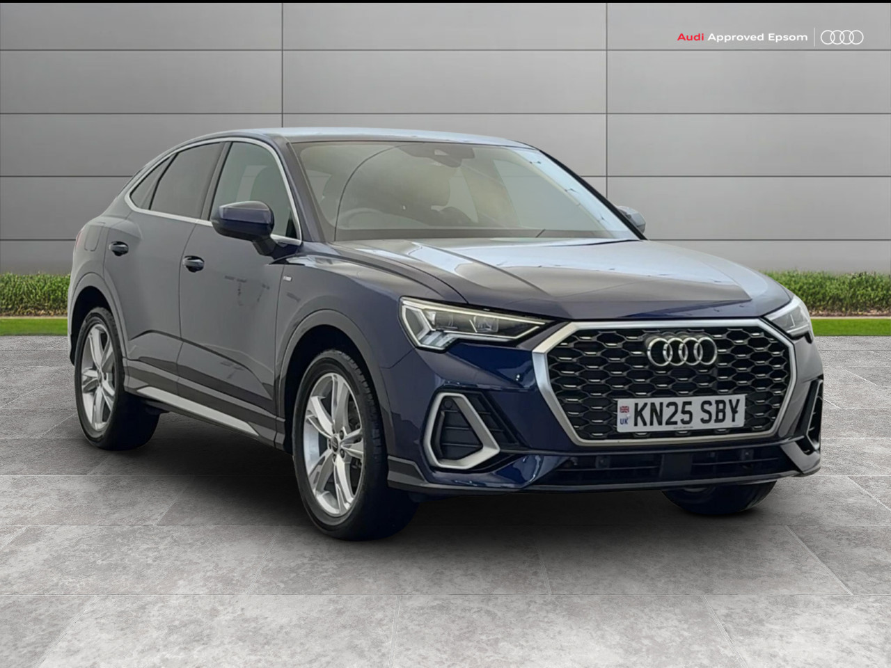 Main listing image - Audi Q3
