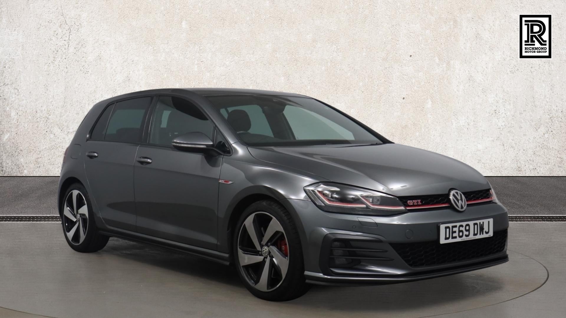 Main listing image - Volkswagen Golf