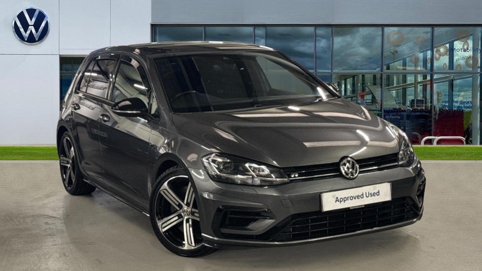 Main listing image - Volkswagen Golf