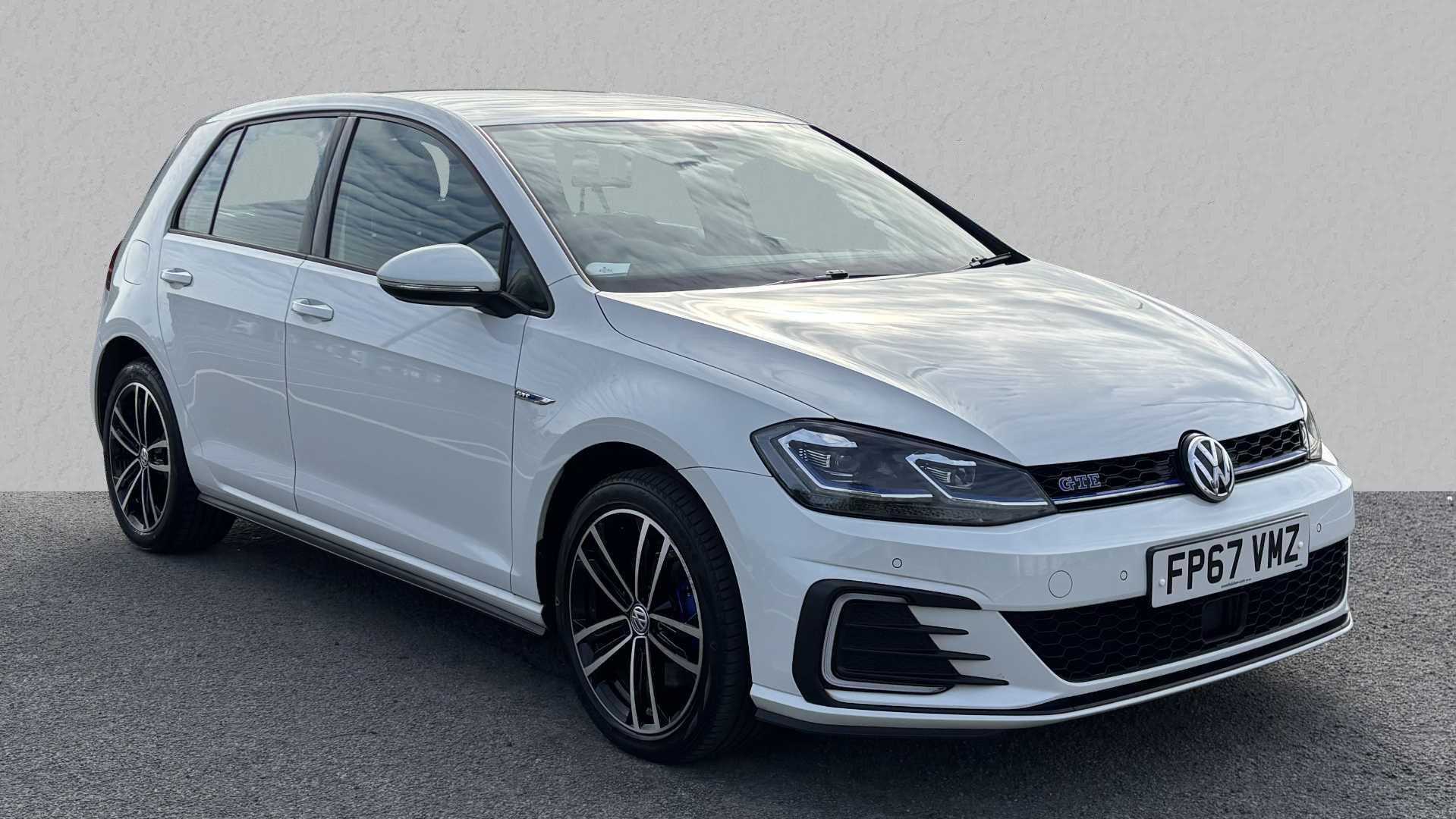 Main listing image - Volkswagen Golf GTE