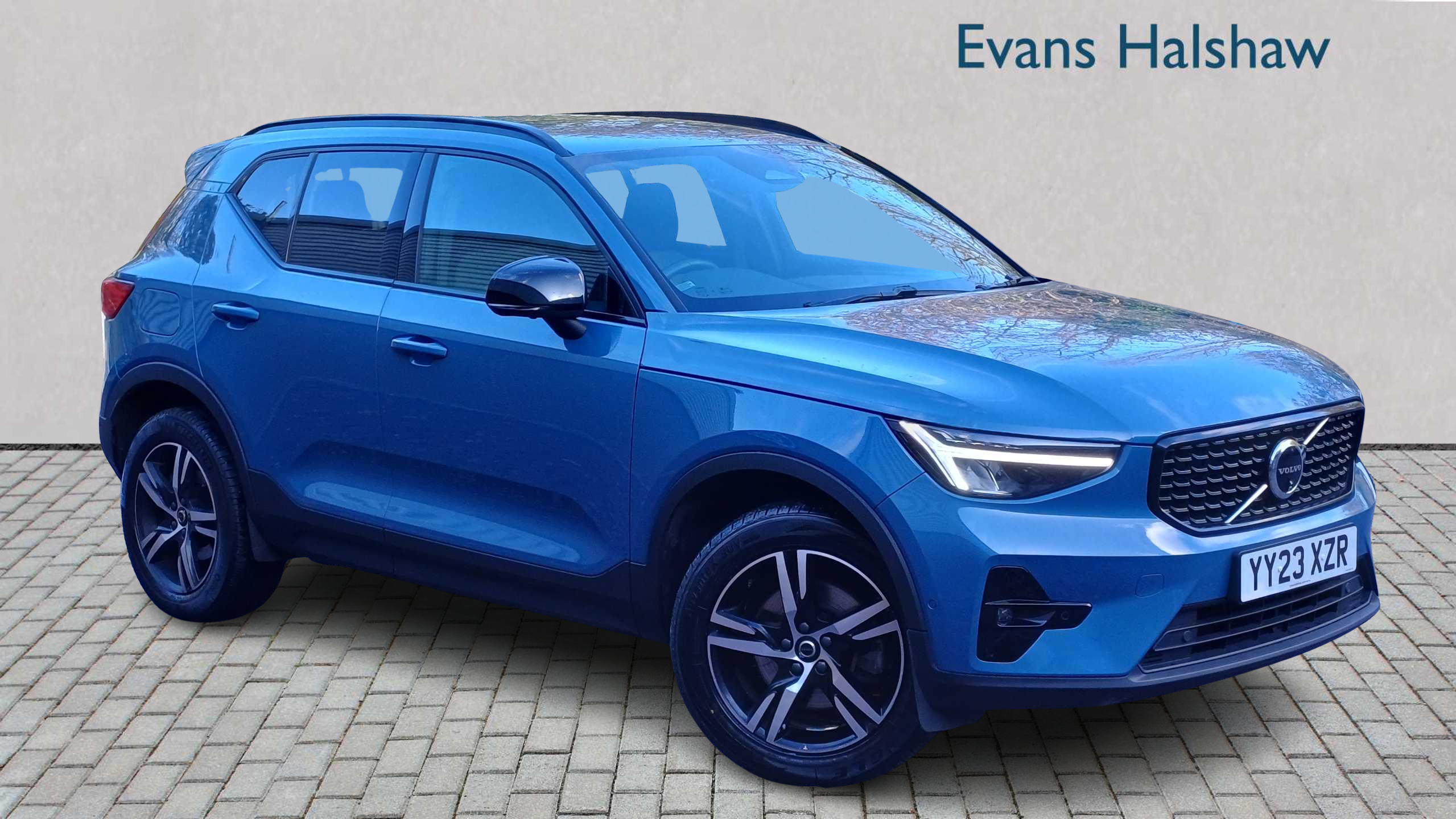 Main listing image - Volvo XC40