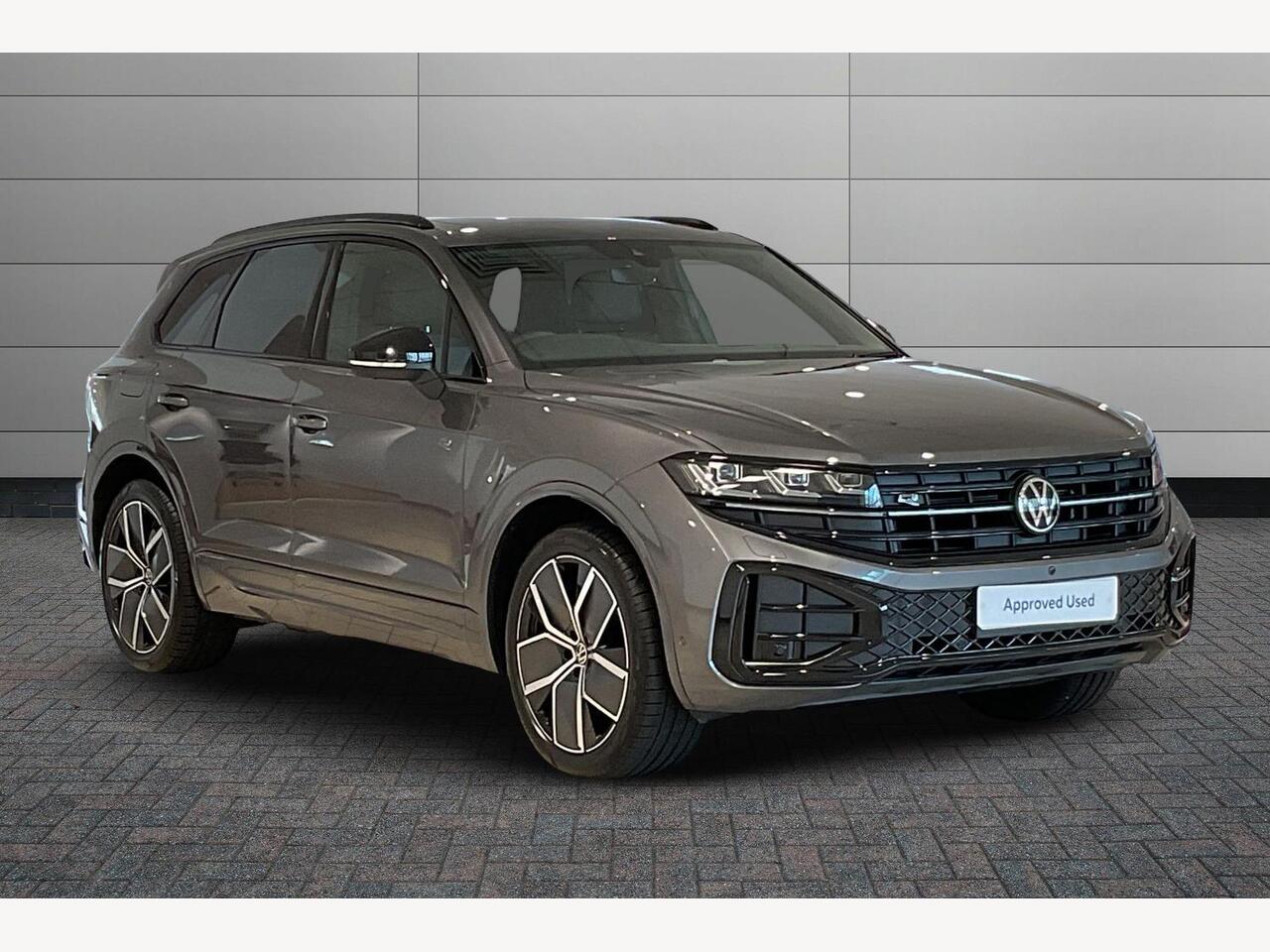 Main listing image - Volkswagen Touareg