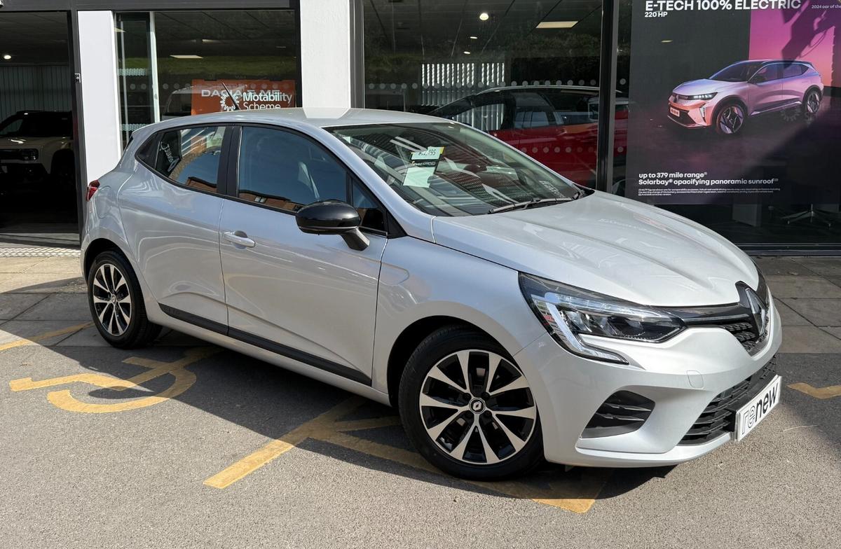 Main listing image - Renault Clio