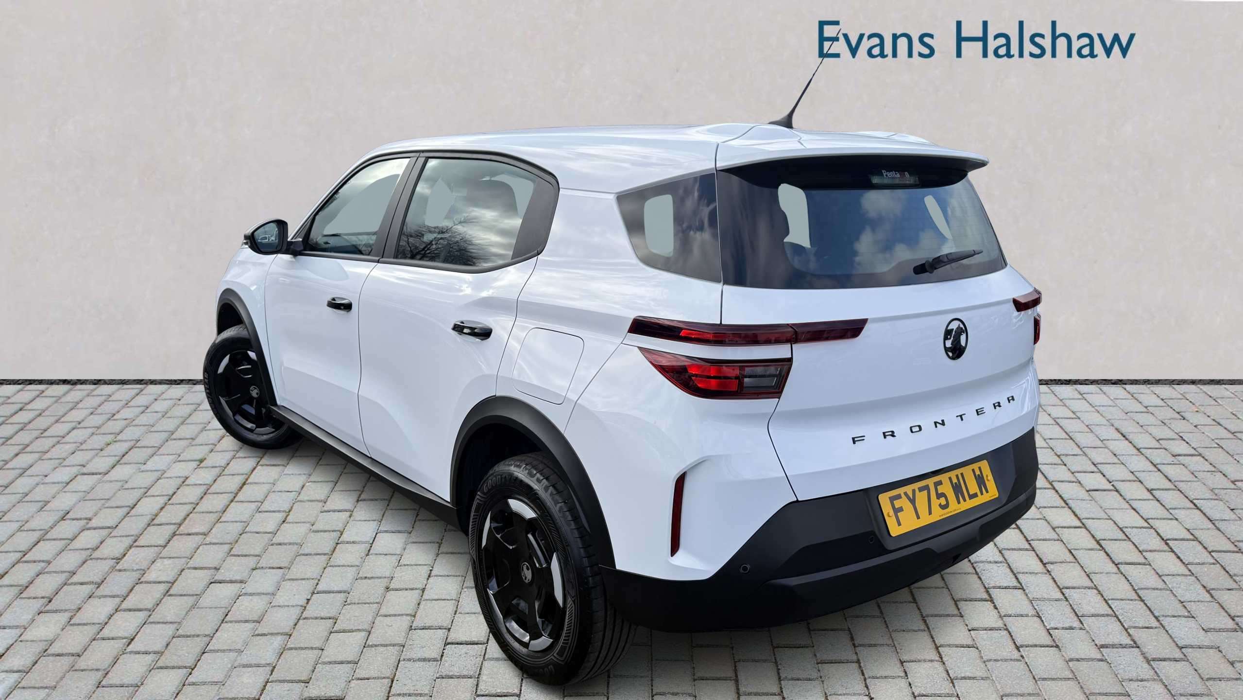 Main listing image - Vauxhall Frontera