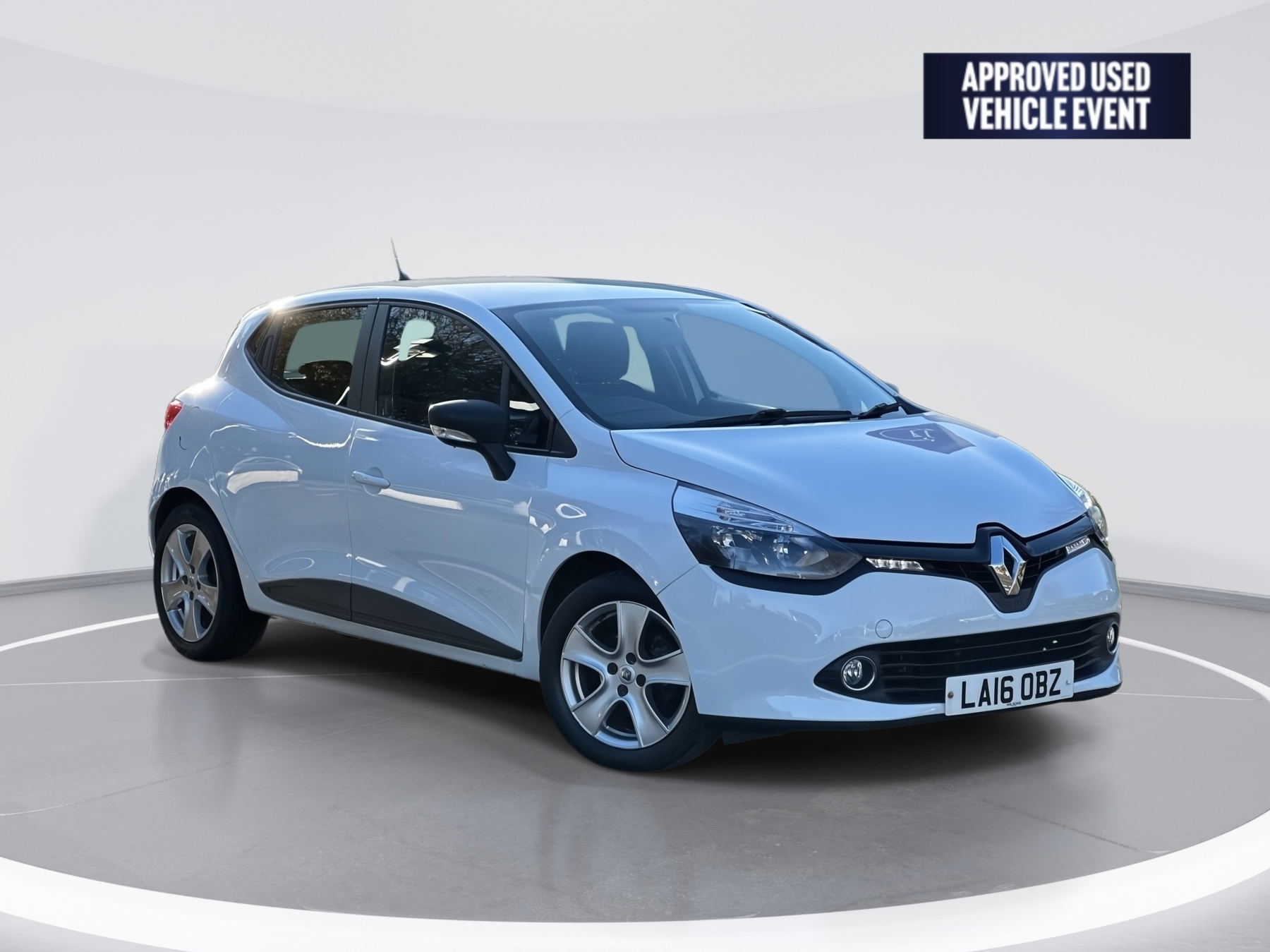 Main listing image - Renault Clio