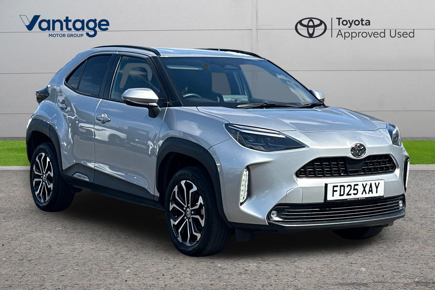 Main listing image - Toyota Yaris Cross