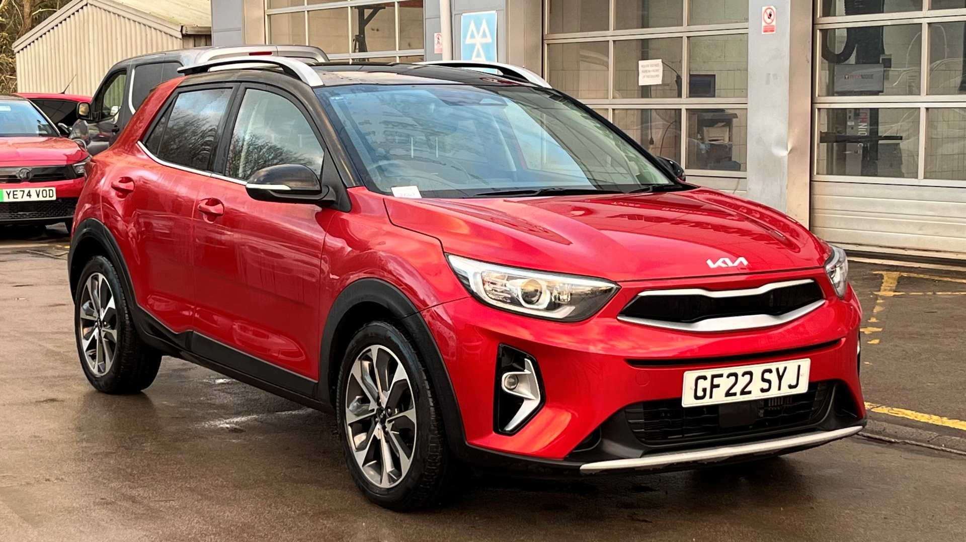 Main listing image - Kia Stonic