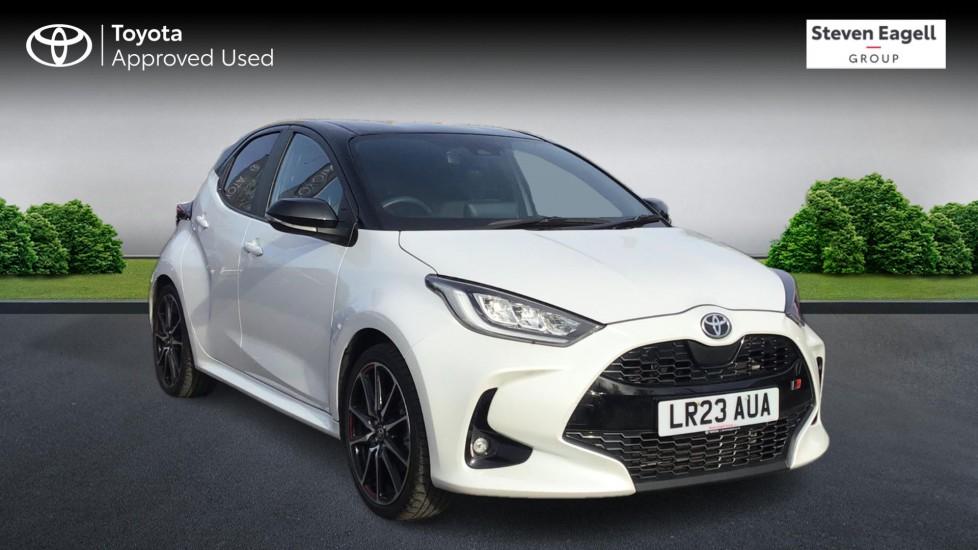 Main listing image - Toyota Yaris