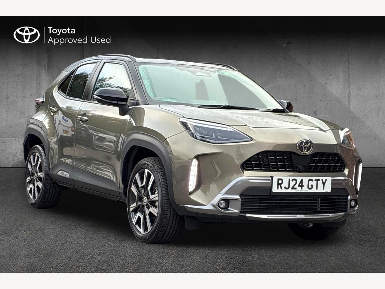 Main listing image - Toyota Yaris Cross