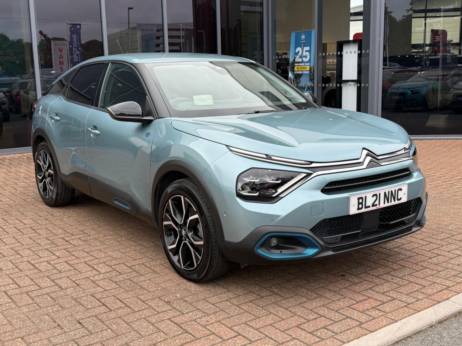 Main listing image - Citroen C4