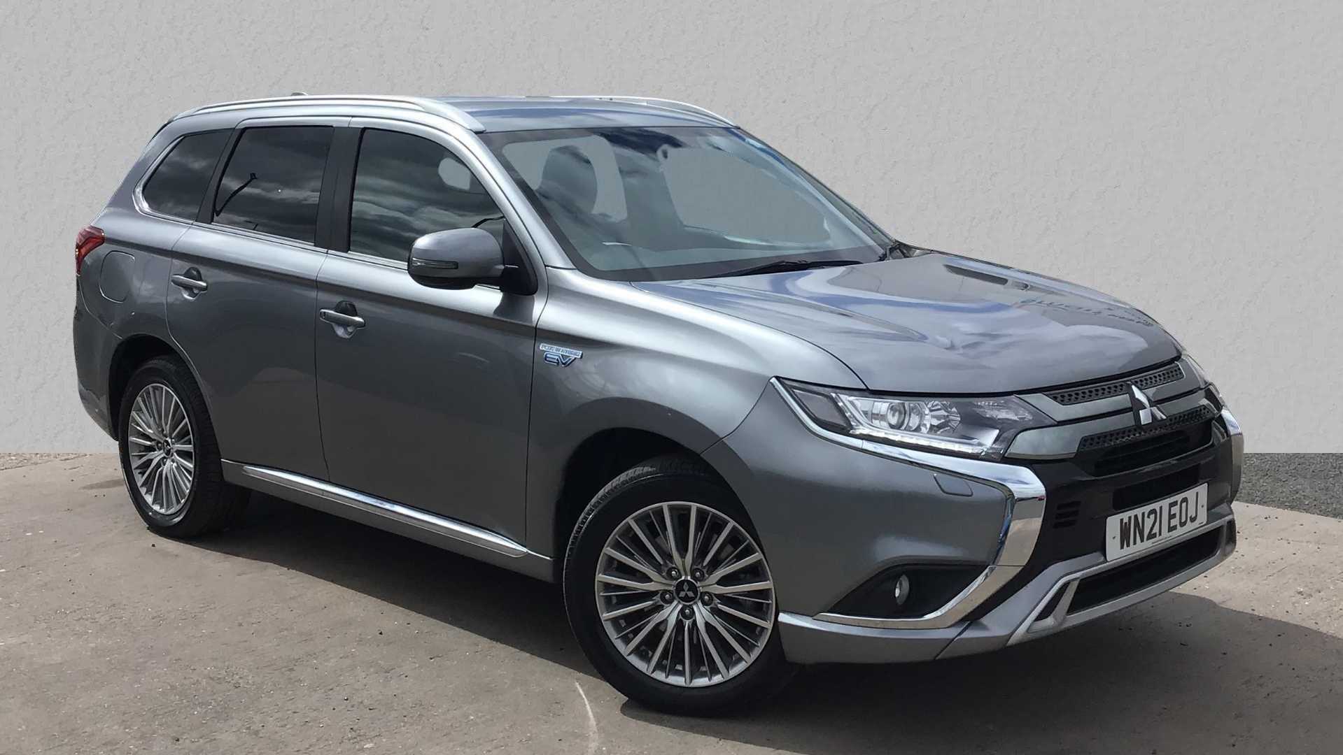 Main listing image - Mitsubishi Outlander